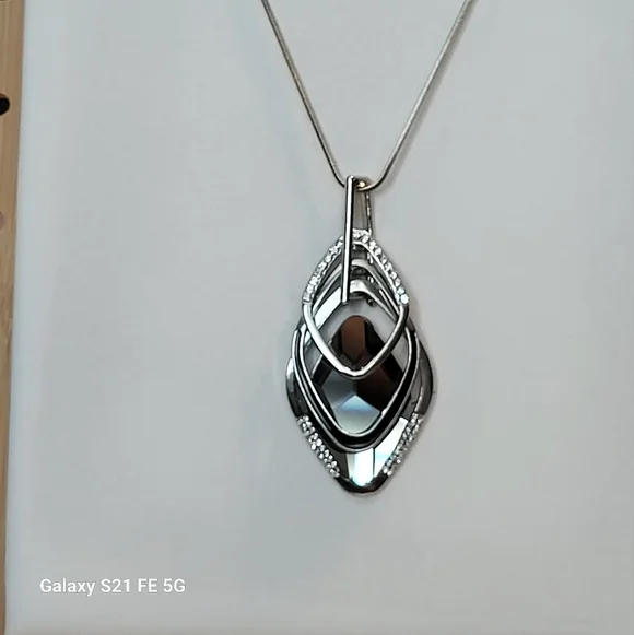 π©· 3/$15 3-tier Diamond Shaped Silver Pendant Necklace with crystal detail NWOT - Picture 2 of 5